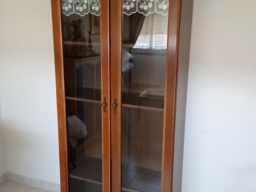 Meuble bibliothèque penderie avec portes vitrées